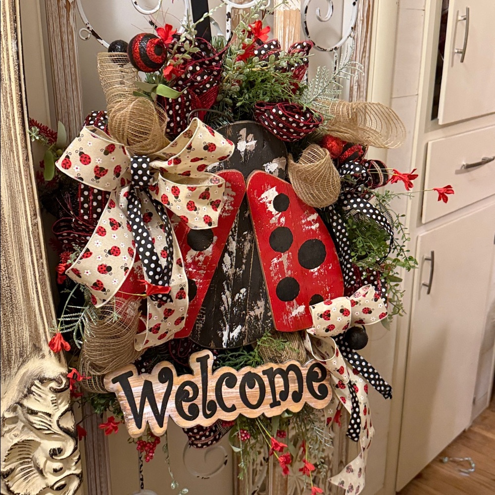 Welcome Ladybug Holiday Wreath - Red, Black & Cream